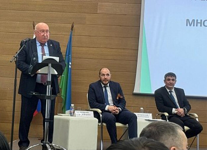 В ХМАО Юга прошла региональная конференция по ЖКХ с участием члена Общественного совета Александра Тарасенко