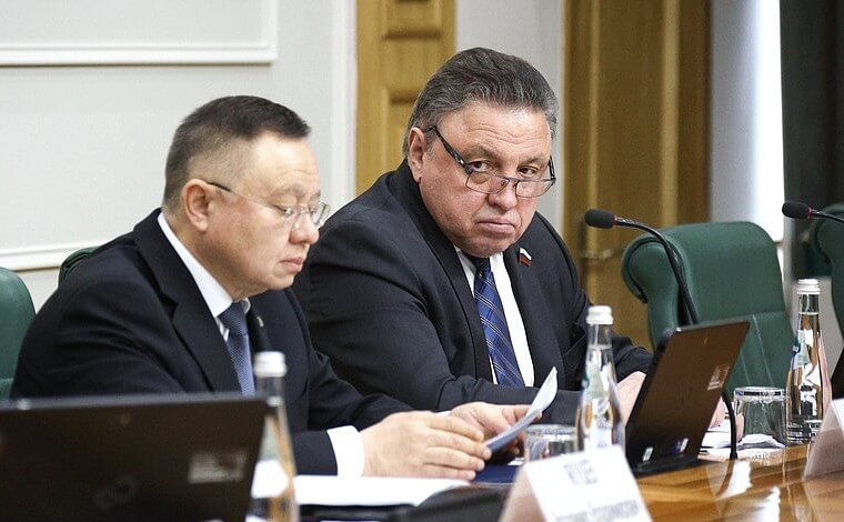 В. Якушев: У субъектов РФ должно быть несколько способов управления многоквартирными домами с учетом региональных особенностей
