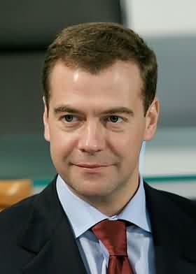 Медведев открыл в Орске самую мощную в России солнечную электростанцию