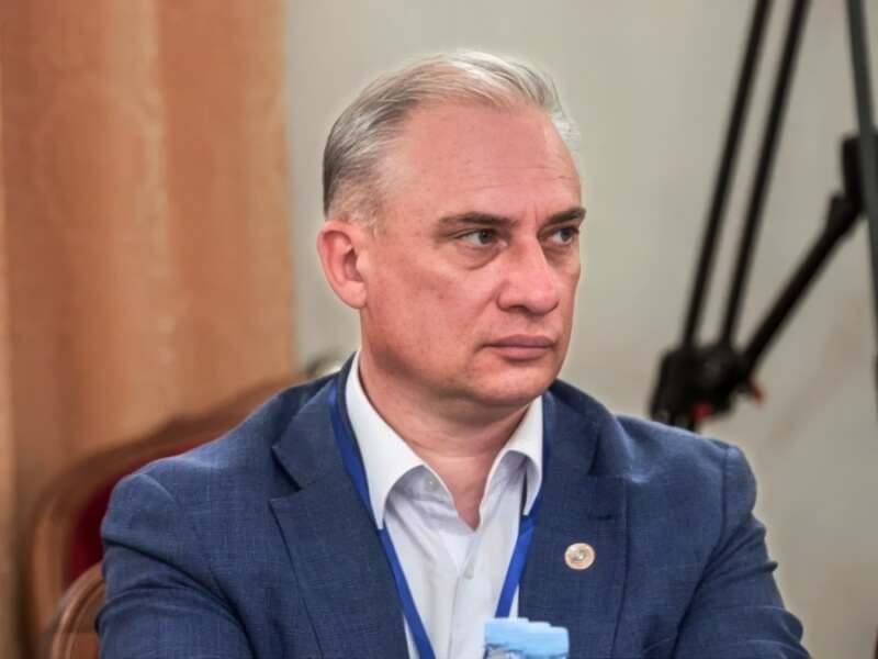 Челябинский депутат Шмидт в Госдуме обсудил замену лифтов в многоэтажках