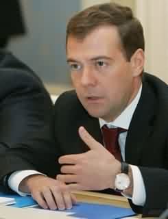 Медведев считает ЖКХ тяжелой для правительства сферой