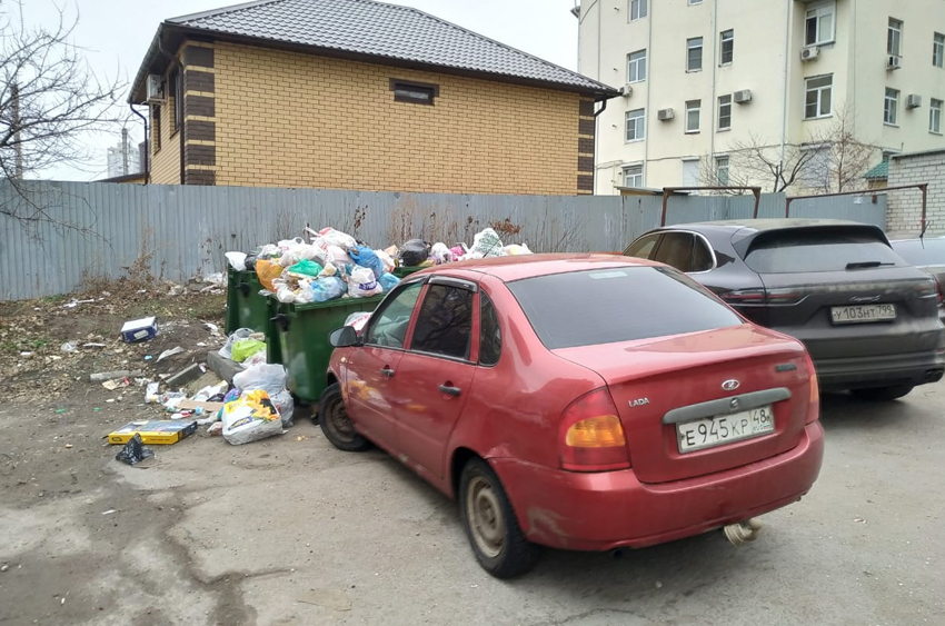 Парковка машины у мусорных баков в Подмосковье обернется штрафом